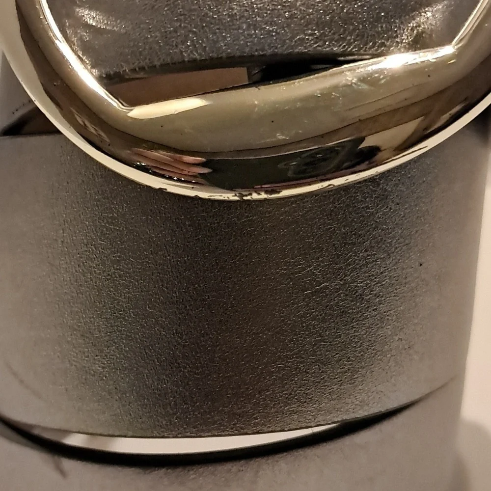 Ann Taylor Silver Metallic Wide Leather Belt Size S wirh Silver Buckle Preowned